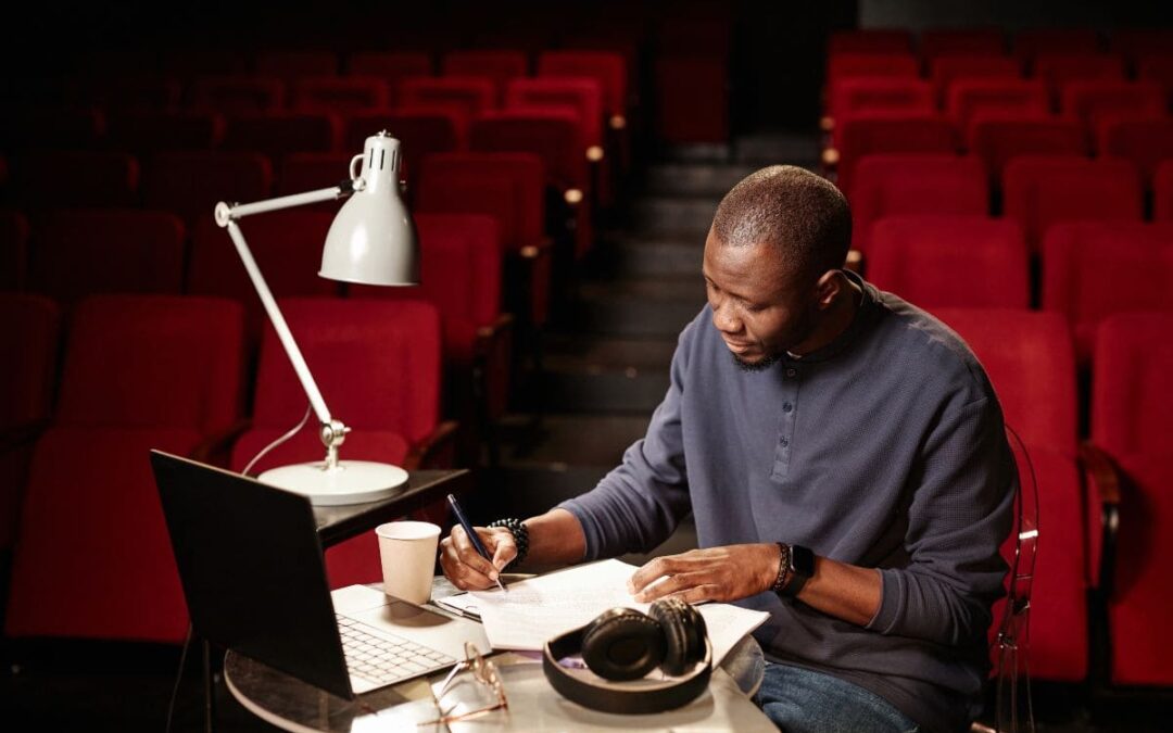 Diventare sceneggiatore: come farlo in Italia