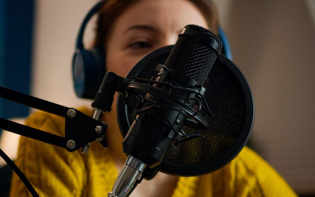 Voce fuori campo nel cinema: cos’è il voice over